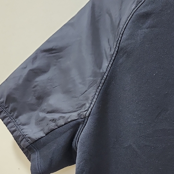 Under Armour Men's Black and Gray Rash Guard - Picture 5 of 12